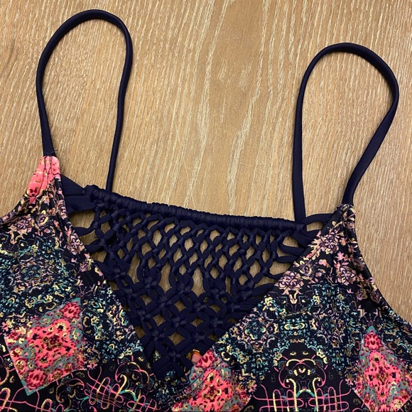 ISLAND SOUL Macrame High Navy Metallic Tankini Top - Picture 4 of 13